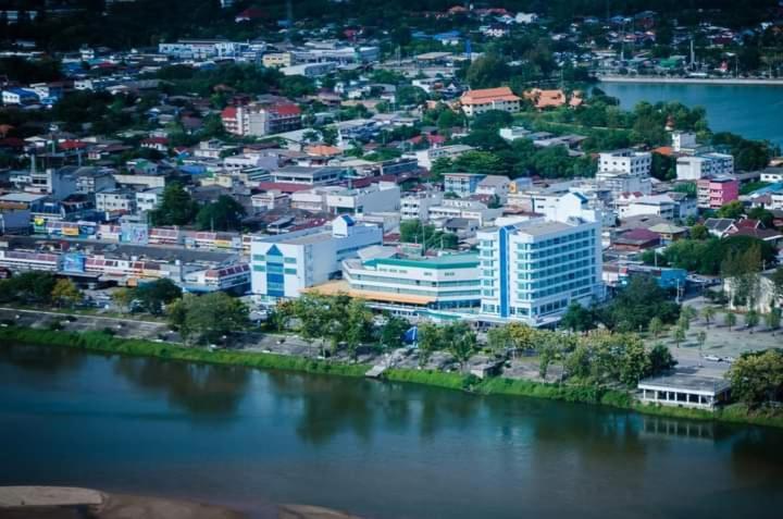 Viang Tak Riverside Hotel Exterior photo